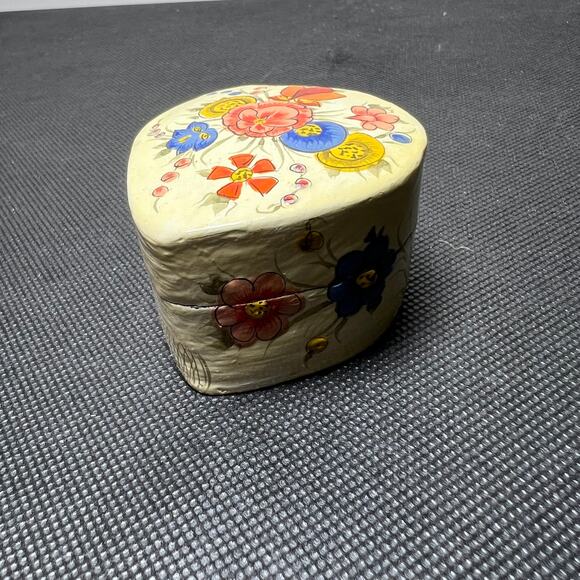 Vintage Heart Shaped Floral Trinket Box Hand Painted Folk Art Style - Picture 6 of 15